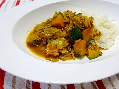 味噌としょうゆが隠し味♪豚ひき肉の和風カレー